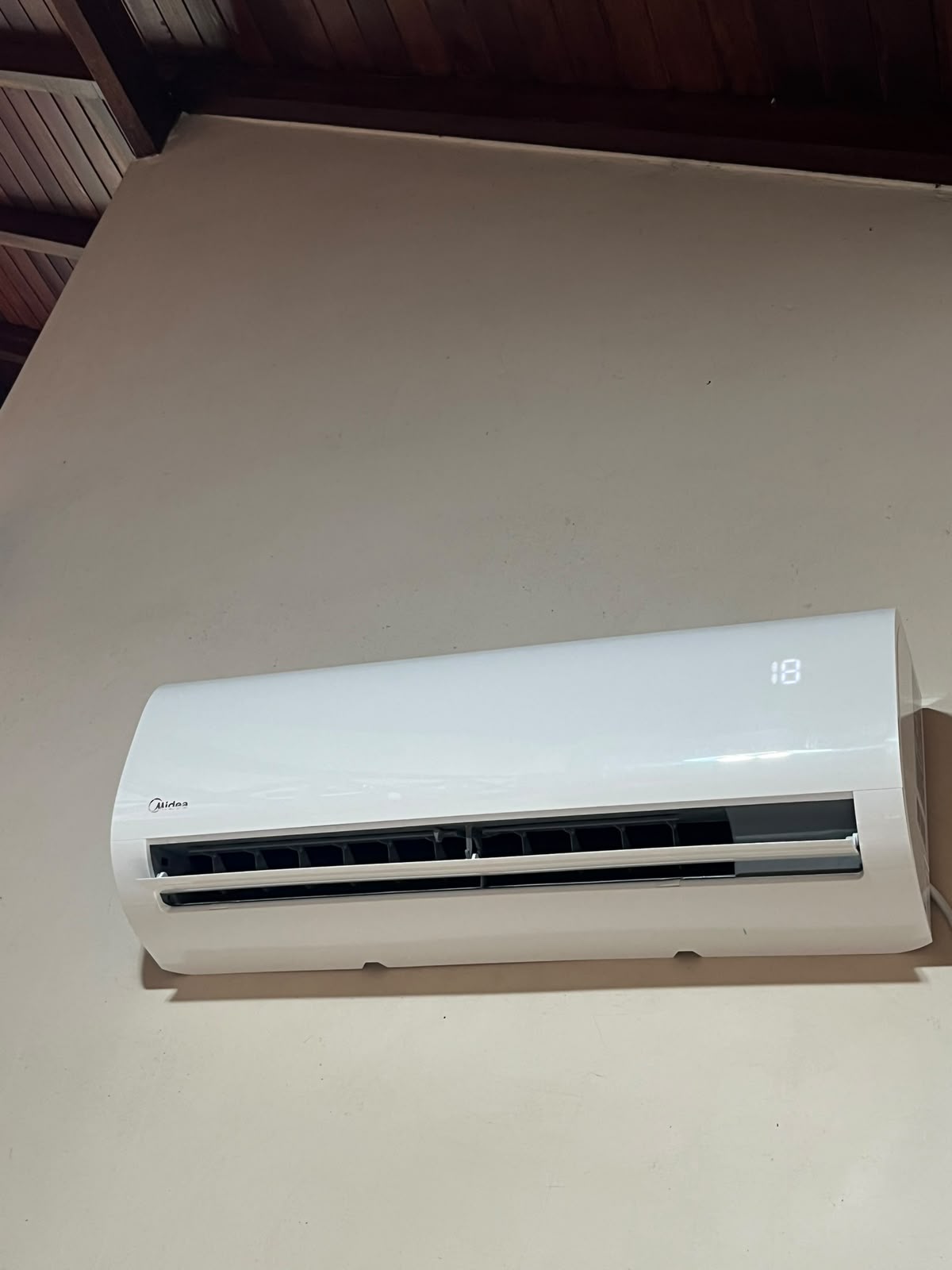 Evaporadora Midea instalada e ligada